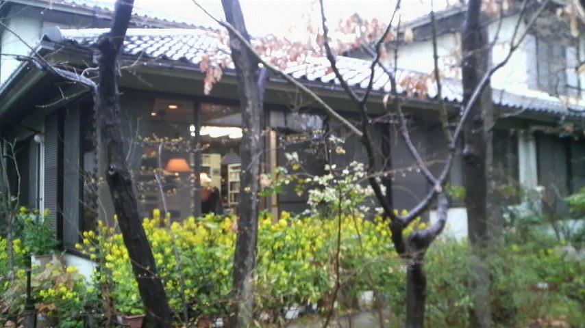庭から見える司馬遼太郎の書斎の様子